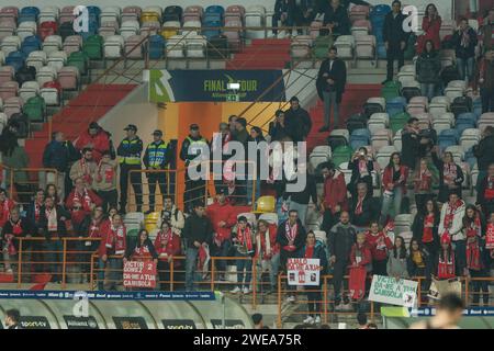 Leiria, Portugal. Januar 2024. Leiria, 23/2024 - Fußball, Finale Four Allianz CUP 2023/24: Das Leiria Municipal Stadium war Austragungsort des ersten Halbfinalspiels zwischen SC Braga und Sporting CP. Braga Fans (Nuno Brites/Global Imagens) Credit: Atlantico Press/Alamy Live News Stockfoto