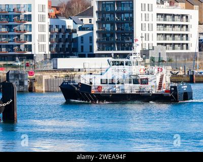 SERCO Marine Services FOST Support Tender SD Padstow in Milbay Docks, Plymouth, Devon, Großbritannien Stockfoto