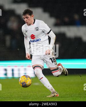 Milton Keynes Dons' Max Dean während des Spiels der Sky Bet League Two im Stadium MK, Milton Keynes. Bilddatum: Dienstag, 23. Januar 2024. Stockfoto