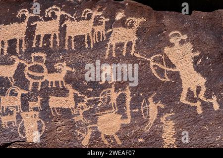 Die Petroglyphenplatte „Great Hunt“, Nine-Mile Canyon, Utah Stockfoto