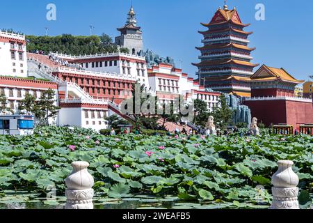 Jinzhou, Jiuhua Mountain, Liaoning, Linghai, Little Potala Palace, Volksrepublik China, Seerosen Stockfoto