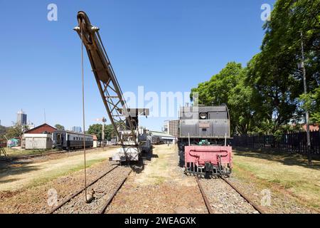 Eisenbahnkran, East African Railways, Mount Shengena Beyer Peacock Co. Lokomotive im Nairobi Railway Museum, Nairobi, Kenia, Afrika Stockfoto