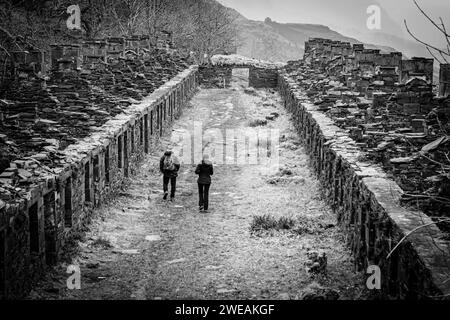 Anglesey Barracks ehemalige Unterkunft der Steinbrucharbeiter im Dinorwic Slate Quarry, Dinorwig, Snowdonia, Nordwales, Vereinigtes Königreich. Stockfoto