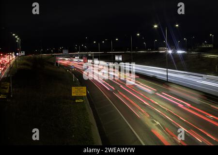 Fahren Sie auf der Autobahn M1 nach Dunstable Stockfoto