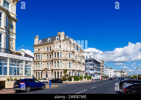 Victorian Chatsworth Hotel in Grand Parade, ein historisches Gebäude an der Strandpromenade in Eastbourne, East Sussex, einem Resort an der Südostküste Stockfoto