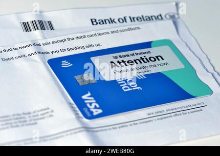 Bank of Ireland neuer Brief zur Zustellung der Visa-Debitkarte 2024 und Aktivierungsanweisungen, Irland, Europa, EU Stockfoto