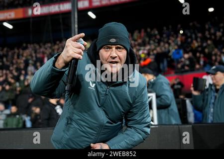 Rotterdam, Niederlande. Januar 2024. Rotterdam - McJoe während des Spiels zwischen Feyenoord und PSV im Stadion Feijenoord de Kuip am 24. Januar 2024 in Rotterdam, Niederlande. Credit: Box to Box Pictures/Alamy Live News Stockfoto