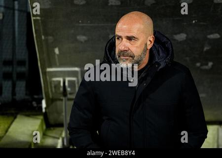 Rotterdam, Niederlande. Januar 2024. Rotterdam - Head Coach Peter Bosz von PSV während des Spiels zwischen Feyenoord und PSV im Stadion Feijenoord de Kuip am 24. Januar 2024 in Rotterdam, Niederlande. Credit: Box to Box Pictures/Alamy Live News Stockfoto