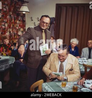 Der Wohltäter, Fernsehfilm, Deutschland 1975, Regie: Wolf Dietrich, Darsteller: Werner Kreindl, Walter Fitz Stockfoto