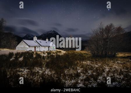 Ein winterlicher Abend in Glencoe im Blackrock Cottage Stockfoto