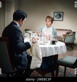 Eine Krankheit genannt Leben, Theateraufzeichnung, Deutschland 1968, Regie: Max Friedmann, Darsteller: Peter Mosbacher, Helga Schlack (?) Stockfoto