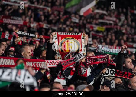 Rotterdam, Niederlande. Januar 2024. Rotterdam - Feyenoord-Fans während des Spiels zwischen Feyenoord und PSV im Stadion Feijenoord de Kuip am 24. Januar 2024 in Rotterdam, Niederlande. Credit: Box to Box Pictures/Alamy Live News Stockfoto