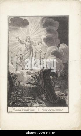 Visioen van de Zeven Kandelaars, Anonym, nach Bernard Picart, 1693–1783 Druck Christus erscheint in der Mitte von sieben brennenden Kerzenleuchtern zu Johannes, der für ihn kniet. Mit Christi Mund schwebt ein Schwert und in seiner rechten Hand hat er sieben Sterne. Schreibutensilien sind neben Johannes. Am Ende eines einzeiligen Titels in Hebräisch, Englisch, Deutsch, Lateinisch, Französisch und Niederländisch aus Apoc. 1:12. Johannes, der zu Boden fällt; ein Schwert kommt aus dem Mund Christi und er hält sieben Sterne in der Hand Stockfoto