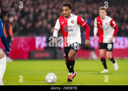 Rotterdam, Niederlande. Januar 2024. ROTTERDAM, NIEDERLANDE - 24. JANUAR: Quinten Timber of Feyenoord läuft mit dem Ball während des TOTO KNVB Cup-Spiels zwischen Feyenoord und PSV am 24. Januar 2024 im Stadion Feyenoord in Rotterdam. (Foto von Joris Verwijst/Orange Pictures) Credit: Orange Pics BV/Alamy Live News Stockfoto