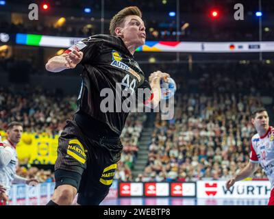 Köln, Deutschland. Januar 2024. Christoph Steinert (Deutschland, #44) von aussen, Deutschland vs. Kroatien, Handball EM, Handball, Herren, 24.01.2024 Foto: EIBNER/Michael Schmidt Credit: dpa/Alamy Live News Stockfoto