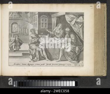 Ester beschuldigt Haman während des Essens, 1643 Druck König Ahasveros und sein Beamter Haman sitzen am Tisch in Ester. Ester wirft Haman den geplanten Mord an dem jüdischen Volk vor. Im Hintergrund können Sie sehen, wie Haman dann am Bett von Königin Ester kniet und ihr Leben bettelt. König Ahasveros rennt auf die Treppe und wird Haman des Angriffs beschuldigen. Links sehen Sie, wie Haman gehängt wird. Unter der Ausstellung ist ein lateinischer Hinweis auf den Bibeltext in Est zu sehen. 7: 4. Dieser Ausdruck ist Teil eines Albums. Der Amsterdamer Papierstich Esther wirft Haman vor. Wie Haman zu Esthers Füßen kniet oder niedergeschlagen wird Stockfoto