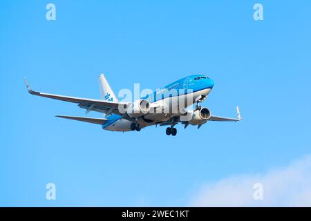 Boryspil, Ukraine - 2. Januar 2021: Das Flugzeug Boeing 737-700 (PH-BGU) der KLM Royal Dutch Airlines landet auf dem internationalen Flughafen Boryspil Stockfoto