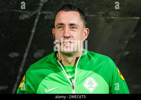 Rotterdam, Niederlande. Januar 2024. Rotterdam - Schiedsrichter Dennis Higler während des Spiels zwischen Feyenoord und PSV im Stadion Feijenoord de Kuip am 24. Januar 2024 in Rotterdam, Niederlande. Credit: Box to Box Pictures/Alamy Live News Stockfoto