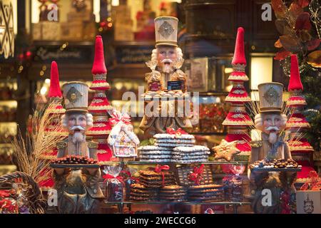 Schaufenster wunderschön dekoriert mit Aachener Printen, Deutschland, Nordrhein-Westfalen, Aix-la-Chapelle Stockfoto