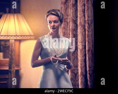 Maestro (2023) unter der Regie von Bradley Cooper mit Bradley Cooper als Leonard Bernstein und Carey Mulligan als Felicia Montealegre in dieser Biopic, die ihre lebenslange Beziehung beschreibt. Werbefoto ***NUR REDAKTIONELLE VERWENDUNG***. Quelle: BFA/Jason McDonald/Netflix Stockfoto