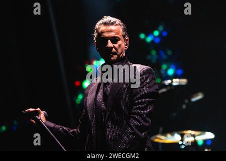 24. Januar 2024: Dave Gahan und Martin Gore von der britischen Elektronikband â€˜Depeche Modeâ€™ führen 2024 eine ausverkaufte Show in der Utility Arena in Birmingham auf (Foto: © Myles Wright/ZUMA Press Wire). Nicht für kommerzielle ZWECKE! Stockfoto