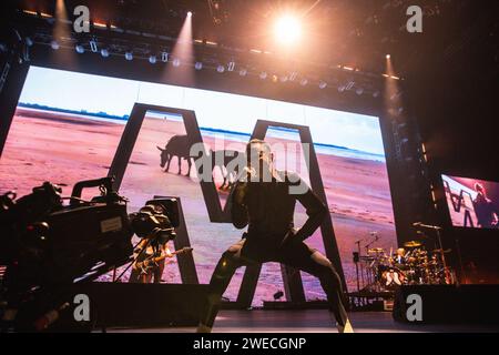 24. Januar 2024: Dave Gahan und Martin Gore von der britischen Elektronikband â€˜Depeche Modeâ€™ führen 2024 eine ausverkaufte Show in der Utility Arena in Birmingham auf (Foto: © Myles Wright/ZUMA Press Wire). Nicht für kommerzielle ZWECKE! Stockfoto