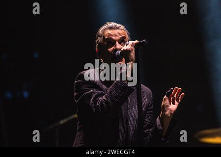 24. Januar 2024: Dave Gahan und Martin Gore von der britischen Elektronikband â€˜Depeche Modeâ€™ führen 2024 eine ausverkaufte Show in der Utility Arena in Birmingham auf (Foto: © Myles Wright/ZUMA Press Wire). Nicht für kommerzielle ZWECKE! Stockfoto