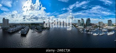 Baltimore, Maryland - 10. September 2022: Luftaufnahme des Baltimore Inner Harbor in Baltimore, Maryland. Stockfoto