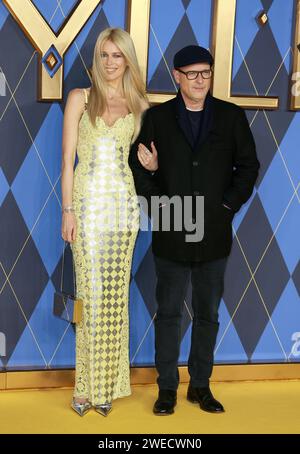 London, Großbritannien. Januar 2024. Claudia Schiffer und Regisseur Matthew Vaughn nehmen an der Weltpremiere von Argylle am Odeon Luxe Leicester Square in London Teil. Quelle: SOPA Images Limited/Alamy Live News Stockfoto