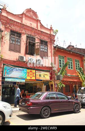 Blick auf alte Ladenhäuser in Leboh Ampang in Kuala Lumpur, Malaysia. Stockfoto