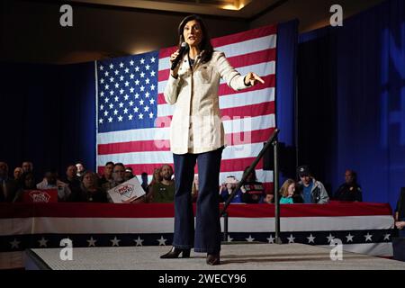 Charleston, Usa. Januar 2024. Der hoffnungsvolle ehemalige republikanische Präsident Nikki Haley spricht am Mittwoch, den 24. Januar 2024, in den Embassy Suites in North Charleston, South Carolina vor einer Menge von Unterstützern. Foto: Richard Ellis/UPI Credit: UPI/Alamy Live News Stockfoto