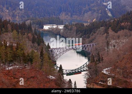 Aussichtspunkt der Tadami River Bridge in Kawai, Mishima, Onuma District, Fukushima, Japan Stockfoto