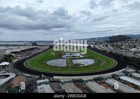 Eine allgemeine Gesamtansicht der Pferderennbahn Golden Gates Fields, Sonntag, 31. Dezember 2023, in Berkeley, Kalif. Stockfoto