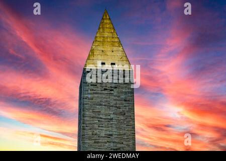 The Eyes of the Washington Obelisk ist das Denkmal zu Ehren des ersten amerikanischen Präsidenten George Washington in der National Mall in Washington DC Stockfoto