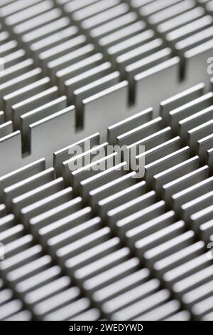 Nahaufnahme eines Kühlkörpers, mit dem die Temperatur eines integrierten Schaltkreises gesenkt wird. Stockfoto