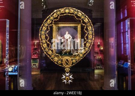 Arnaud BEINAT/Maxppp 2024/01/17, Paris, Frankreich. Musée de la Légion d'honneur et des ordres de chevalerie. Collier de la Légion d'honneur datant du Premier Empire. DEUTSCH: Museum der Ehrenlegion und Ritterorden. Collier of the Legion of Honor Modell of First Empire Credit: MAXPPP/Alamy Live News Stockfoto