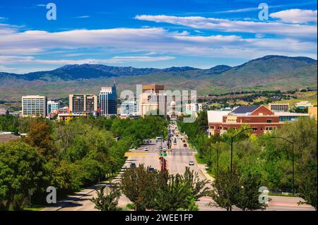 Downtown Boise, Idaho, mit Capitol Blvd, der zum Idaho State Capitol führt Stockfoto