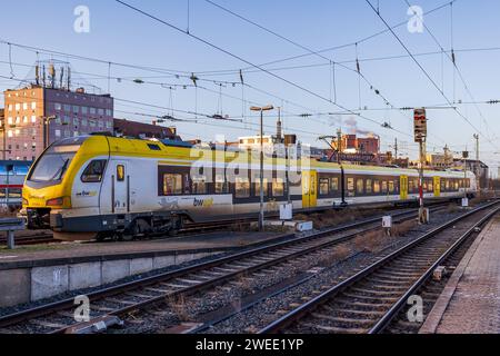 Streik der Lokführergewerkschaft GDL - Situation am Hauptbahnhof Nürnberg die Privatbahn GoAhead führt ihre Fahrten zwischen Nürnberg und Stuttgart planmässig durch. Nürnberg Bayern Deutschland *** Streik der zugführergewerkschaft GDL Situation am Hauptbahnhof Nürnberg die Privatbahn GoAhead betreibt ihren Verkehr zwischen Nürnberg und Stuttgart durch Nürnberg Bayern Deutschland wie geplant 20240125-6V2A9804-Bearbeitet Stockfoto