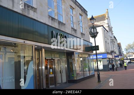 Marks & Spencer in Neath, Wales, Großbritannien. April 2023. Stockfoto