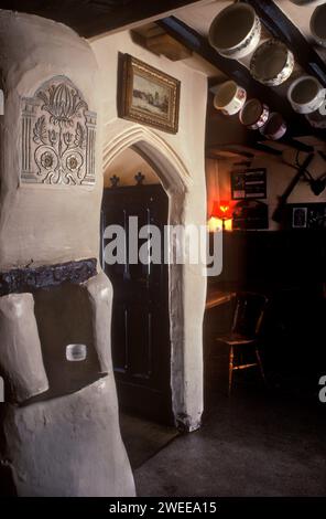 The Village Pub. Loch in T' Wall, Robinson Place, Bowness-on-Windermere Cumbria. The Lake District, England 1991 1990er Jahre, UK HOMER SYKES Stockfoto