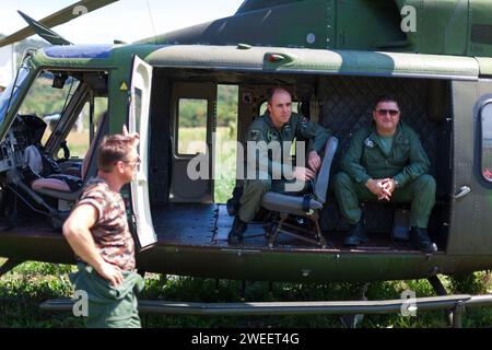 Grgar, Nova gorica, Slowenien - 03. August 2012: Feuerwehrdepots aus Nova Gorica und Italien sowie die slowenische Armee bekämpfen das Feuer auf Sveta Gora Slowenien Stockfoto