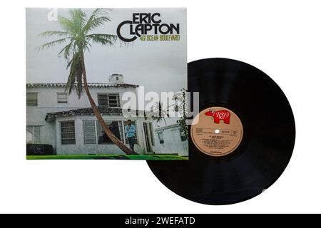 Eric Clapton 461 Ocean Boulevard Vinyl-Album-Cover isoliert auf weißem Hintergrund - 1974 Stockfoto