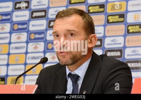 17. Oktober 2019: KIEW, UKRAINE - 14. OKTOBER 2019: Ukrainischer Trainer Andriy Schewtschenko während der Pressekonferenz nach dem Spiel zwischen der Ukraine und Portugal (Credit Image: © SOPA Images via ZUMA Press Wire) NUR REDAKTIONELLE VERWENDUNG! Nicht für kommerzielle ZWECKE! Stockfoto