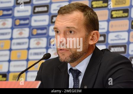 17. Oktober 2019: KIEW, UKRAINE - 14. OKTOBER 2019: Ukrainischer Trainer Andriy Schewtschenko während der Pressekonferenz nach dem Spiel zwischen der Ukraine und Portugal (Credit Image: © SOPA Images via ZUMA Press Wire) NUR REDAKTIONELLE VERWENDUNG! Nicht für kommerzielle ZWECKE! Stockfoto