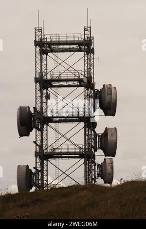 Übertragungsmast in Wideford Hill, Kirkwall, Orkney, Schottland, Großbritannien Stockfoto