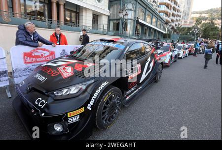 Monaco, Frankreich. Januar 2024. © PHOTOPQR/NICE MATIN/Cyril Dodergny ; Monaco ; 25/01/2024 ; Monaco le 25/01/2024 - Place du Casino - WRC - Abfahrt du 92eme Rallye de Monte-Carlo - Monaco am 25/2024 - Place du Casino - WRC - Beginn der 92. Monte-Carlo Rallye - Credit: MAXPPP/Alamy Live News Stockfoto