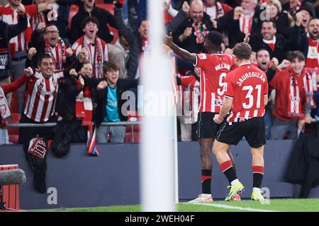 Inaki Williams vom Athletic Club feiert, nachdem er beim Spiel der Copa El Rey Achtelfinale zwischen Athletic Club und FC Ba das dritte Tor seiner Mannschaft erzielt hat Stockfoto