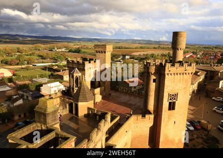 Der Königspalast von Olite ist ein Schlosspalast in der Stadt Olite in Navarra, Spanien Stockfoto