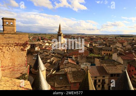 Der Königspalast von Olite ist ein Schlosspalast in der Stadt Olite in Navarra, Spanien Stockfoto