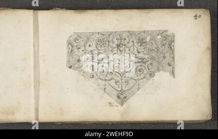 Rand Ornament mit einer Vase und zwei Vögeln, 1551–1650 Druck Rand Ornament mit einer Vase flankiert von zwei Vögeln. Dazu zwei Blumen, Insekten und ein halbes Mascaron links und rechts. Der Ausdruck ist Teil eines Albums. Papier-Ätzschmuck  Kunst. Vögel. Vase  Ornament. Insekten Stockfoto